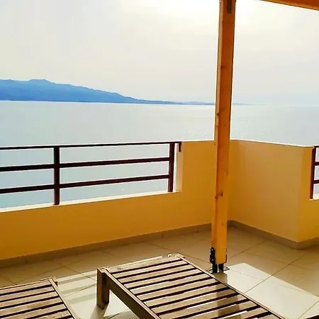 Rezidenca E Kalter Apartment