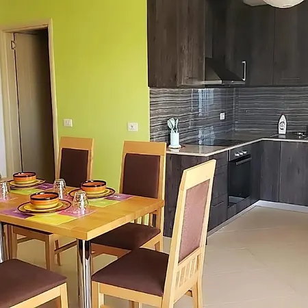 Rezidenca E Kalter Apartment